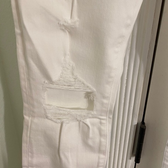 NWT Abercrombie Ladies Jeans - Picture 3 of 4